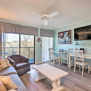 Coastal With Balcony And Luxe Amenities! , Hilton Head Island United States